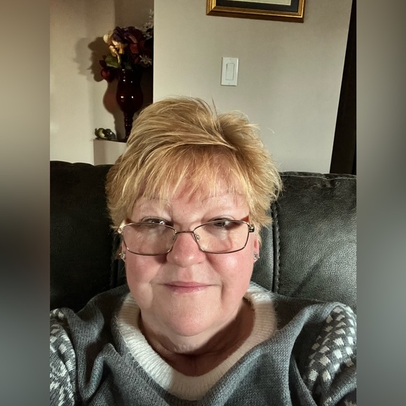 Meet your Posher, Mandy - Picture 7 of 12